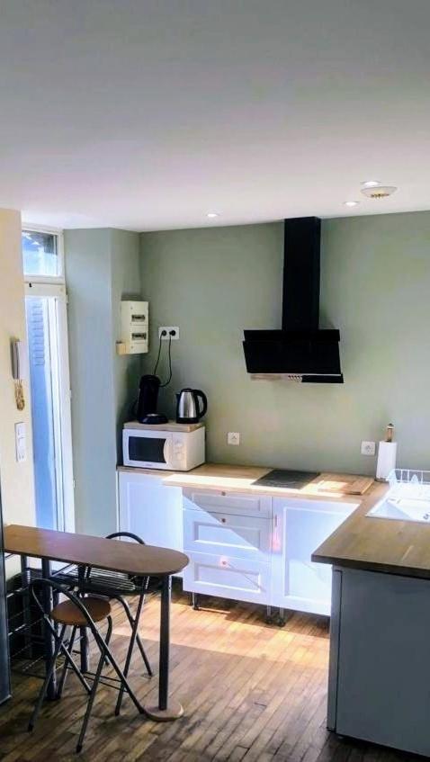 Logement A Brive Avec Terrasse Et Climatisation - Pres De La Gare Et Du Centre-Ville - Wifi Et Stationnement Gratuit Exterior photo
